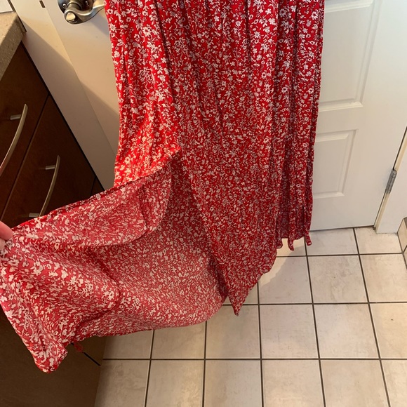 Shirred flowy dress - Picture 2 of 3